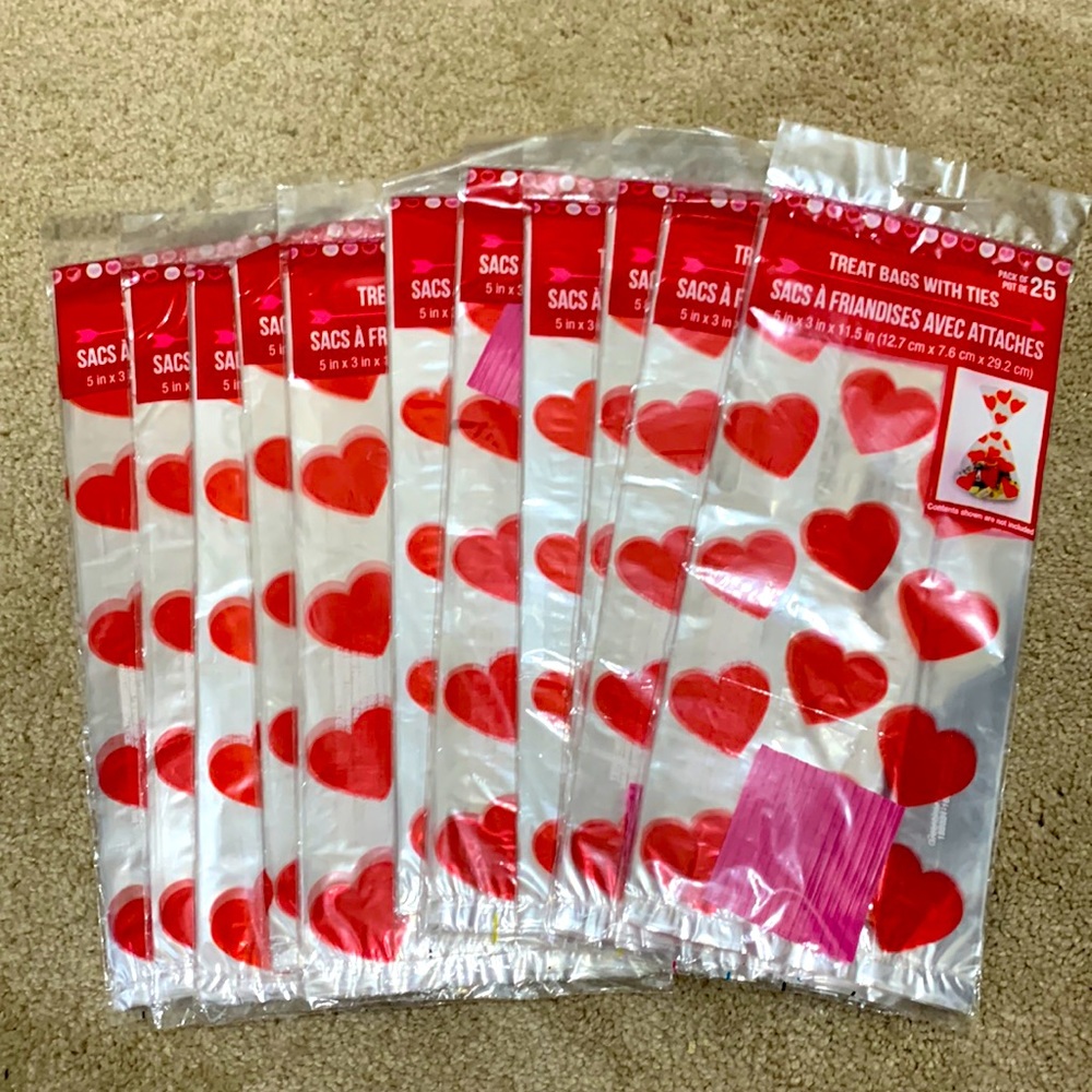 Lot of 11 Clear W/Red Hearts Treat Bags with ties